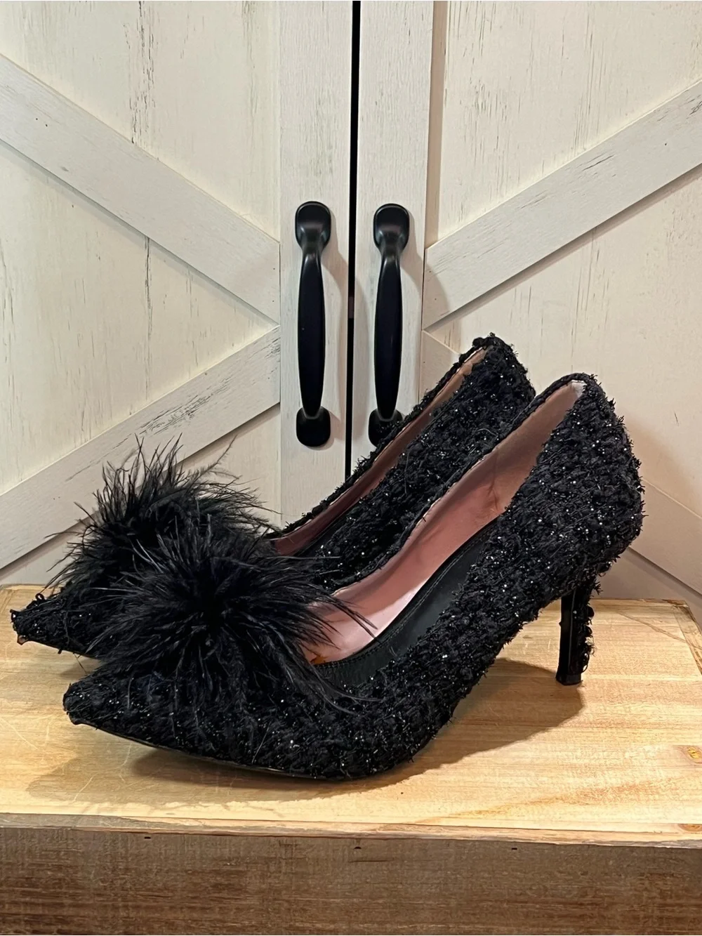 Kate Spade New York Marabou Black Tweed Feather Pom Pom Pumps Heels Size 9